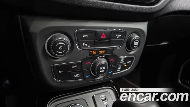 Jeep Compass 2019 — фото 16