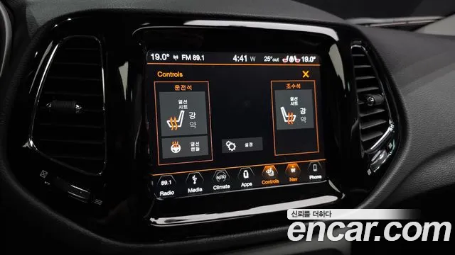 Jeep Compass 2019 — фото 17