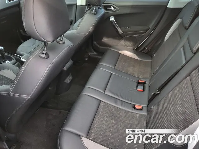 Peugeot 2008 2015 — фото 14