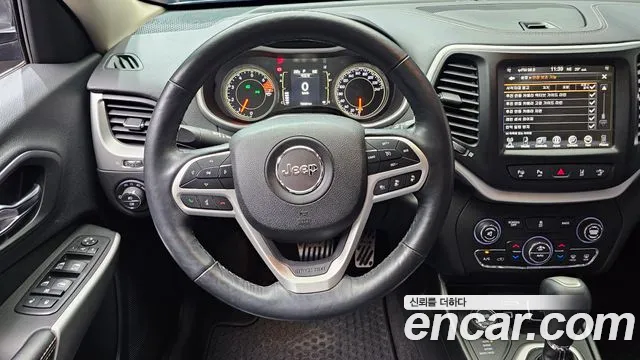 Jeep Cherokee 2018 — фото 13