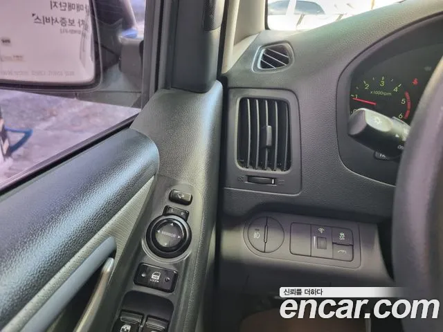 Hyundai Starex 2016 — фото 14