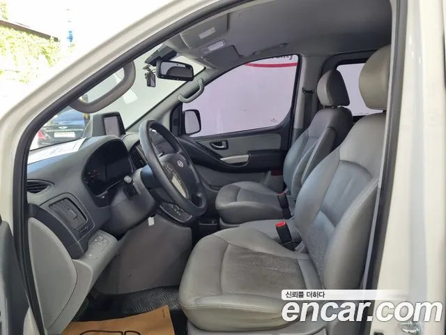 Hyundai Starex 2016 — фото 16