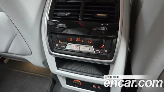 BMW XM 2023 — фото 19