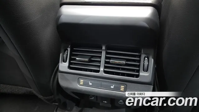 Land Rover Range Rover Evoque 2024 — фото 18