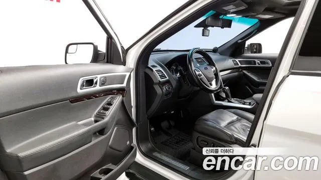 Ford Explorer 2015 — фото 10