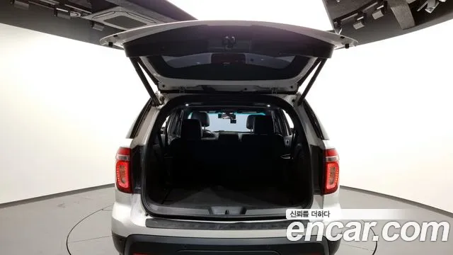 Ford Explorer 2015 — фото 20