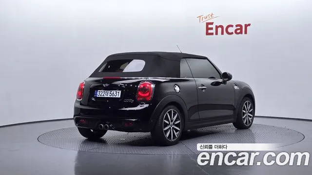 Mini Cooper Convertible 2017 — фото 2