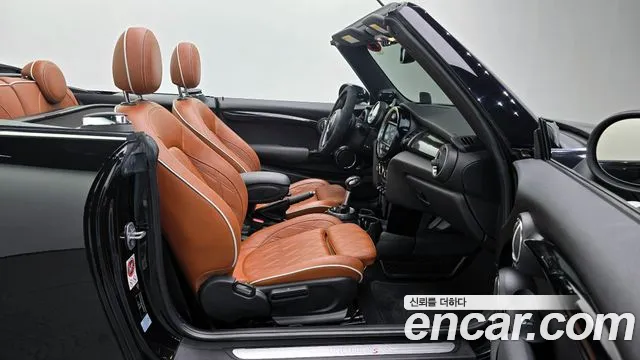 Mini Cooper Convertible 2017 — фото 10