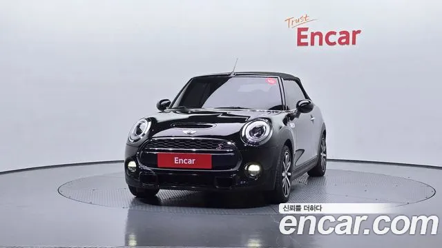 Mini Cooper Convertible 2017 — фото 19