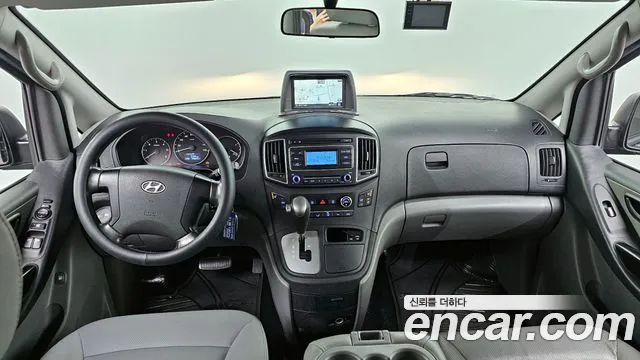 Hyundai Starex 2016 — фото 7