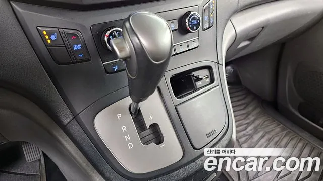 Hyundai Starex 2016 — фото 9