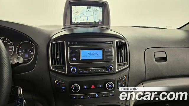 Hyundai Starex 2016 — фото 15