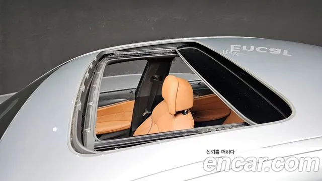 BMW 5-Series 2023 — фото 19