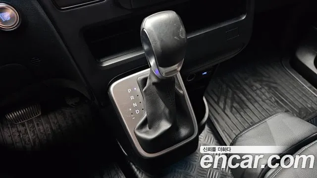 Hyundai Staria 2024 — фото 9