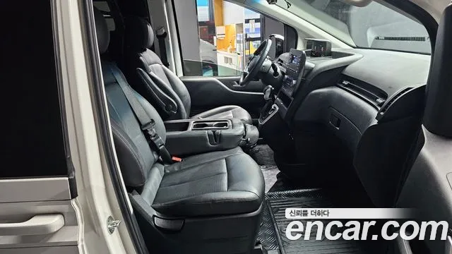 Hyundai Staria 2024 — фото 10