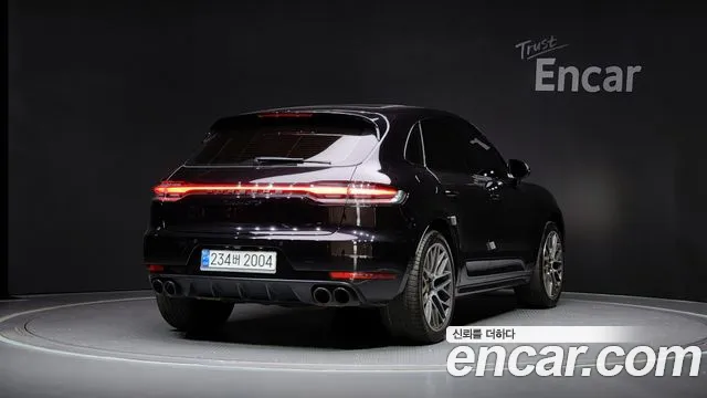 Porsche Macan 2021 — фото 2