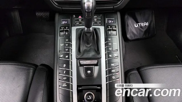 Porsche Macan 2021 — фото 9