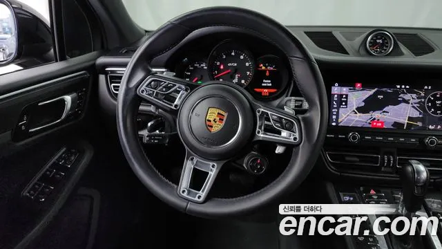 Porsche Macan 2021 — фото 13