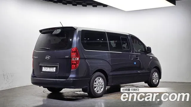 Hyundai Starex 2017 — фото 2