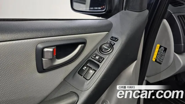 Hyundai Starex 2017 — фото 13