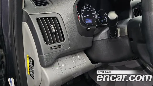 Hyundai Starex 2017 — фото 14
