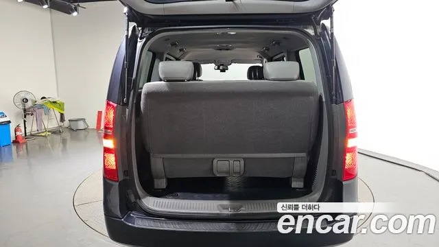 Hyundai Starex 2017 — фото 20