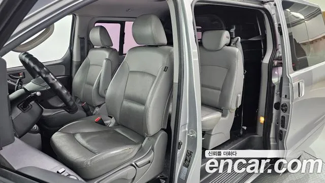 Hyundai Starex 2016 — фото 13