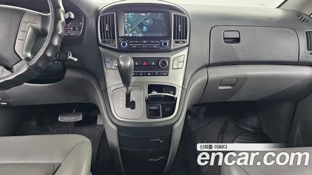 Hyundai Starex 2016 — фото 14
