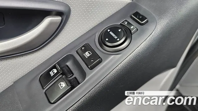 Hyundai Starex 2016 — фото 16
