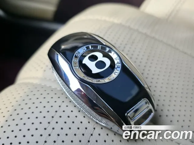 Bentley Flying Spur 2015 — фото 17