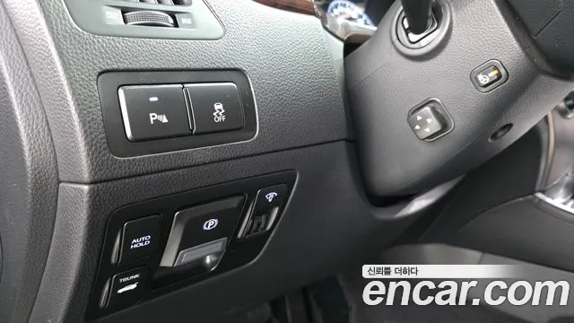 Hyundai Equus 2012 — фото 13