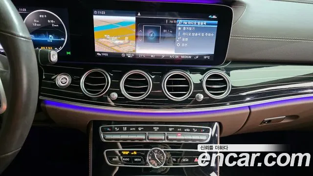 Mercedes-Benz E-Class 2020 — фото 17