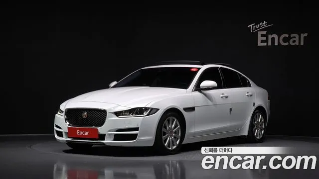 Jaguar XE 2016 — фото 1