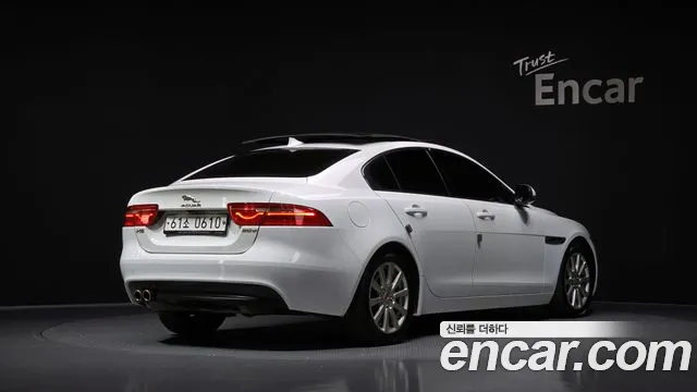Jaguar XE 2016 — фото 2