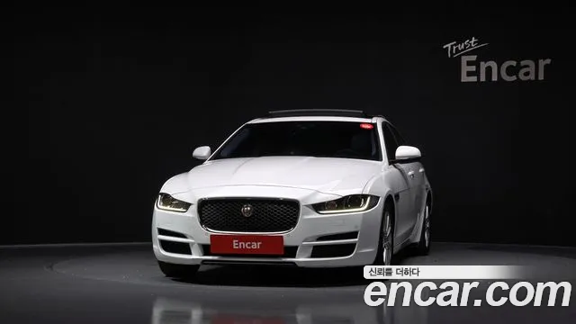 Jaguar XE 2016 — фото 3