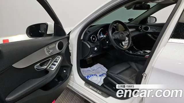 Mercedes-Benz C-Class 2018 — фото 10