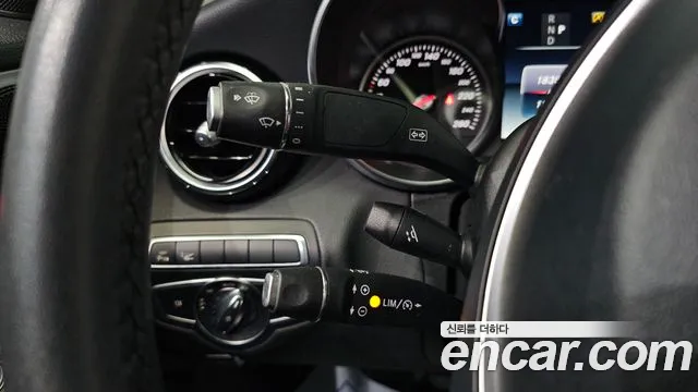 Mercedes-Benz C-Class 2018 — фото 15