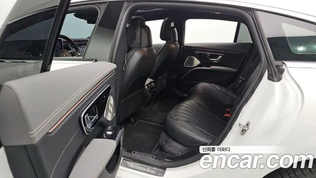 Mercedes-Benz EQS 2022 — фото 18
