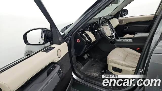 Land Rover Discovery 2018 — фото 10