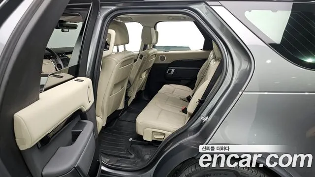 Land Rover Discovery 2018 — фото 11