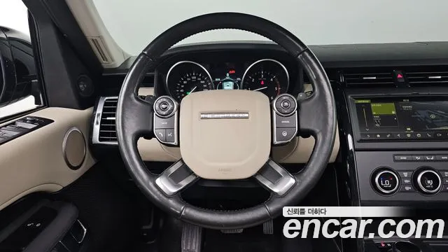 Land Rover Discovery 2018 — фото 13