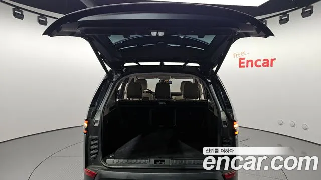 Land Rover Discovery 2018 — фото 20