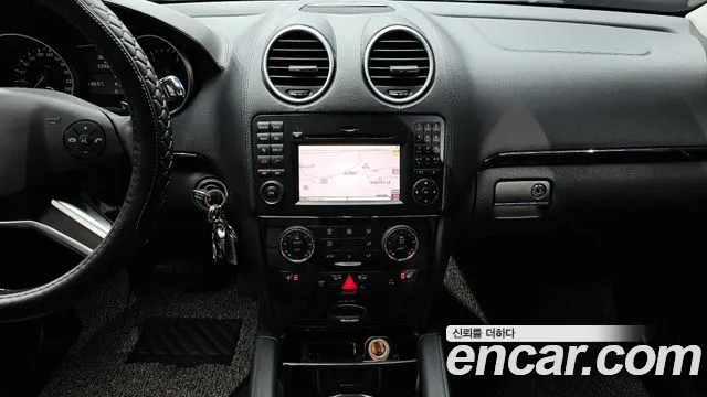 Mercedes-Benz M-class 2010 — фото 17