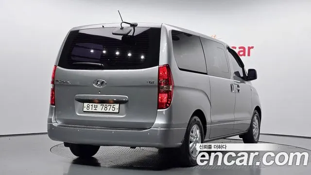 Hyundai Starex 2017 — фото 2