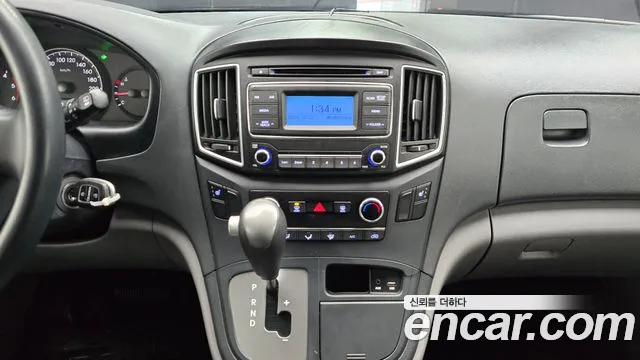 Hyundai Starex 2017 — фото 15