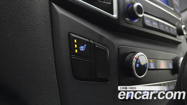 Hyundai Starex 2017 — фото 16