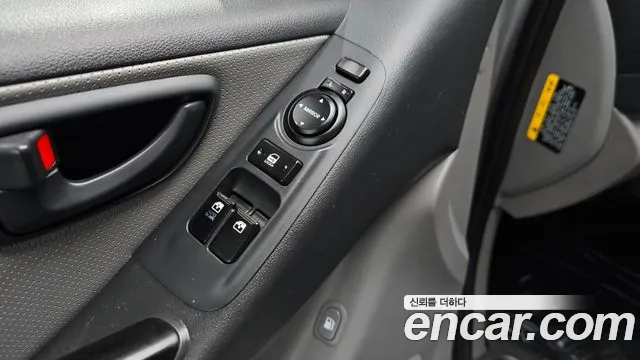 Hyundai Starex 2017 — фото 17