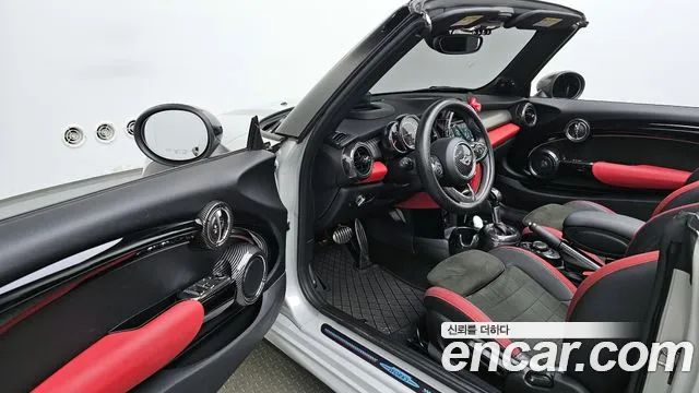 Mini Cooper Convertible 2019 — фото 10