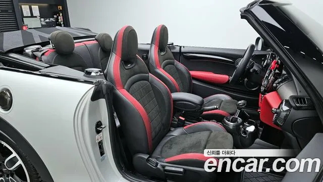 Mini Cooper Convertible 2019 — фото 11