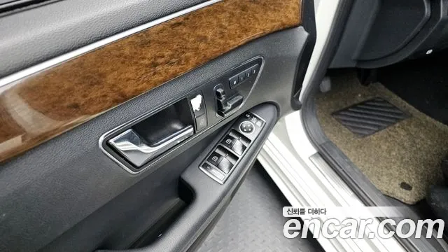 Mercedes-Benz E-Class 2011 — фото 18